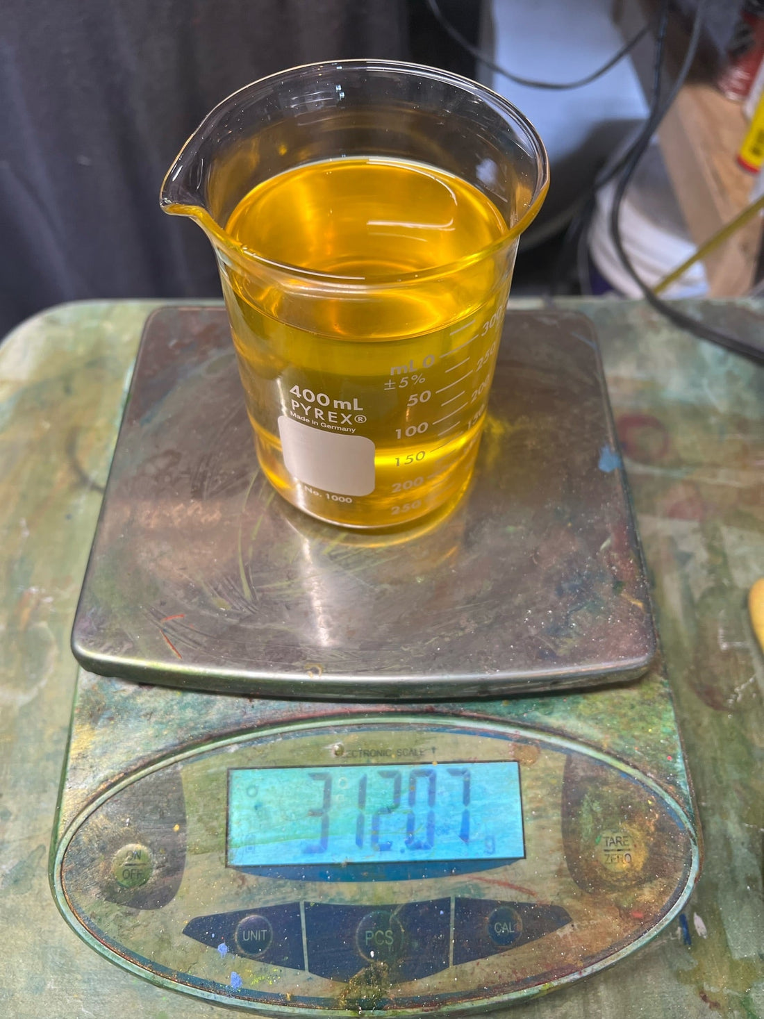 Why We Use Refined Linseed Oil in Our Artist Oil Paints: A guide for artists on oil choices, yellowing, and why it all matters